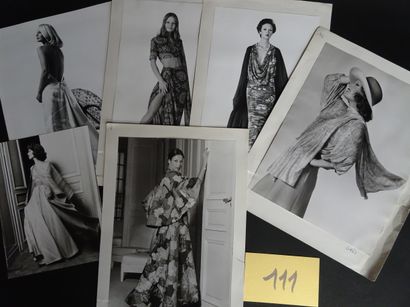 null GRÉS - PHOTOGRAPHIES. 12 photographies argentique des robes Haute Couture pour...