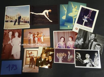 null PHOTOGRAPHIES. Ensemble de 66 photographies amateurs entre 1950 et 1984 avec...