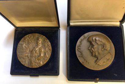 Set of 2 medals given to Jean Robin in their...