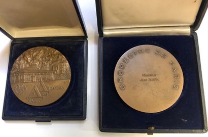 null Ensemble de 2 Médailles remis à Jean Robin dans leurs écrins.