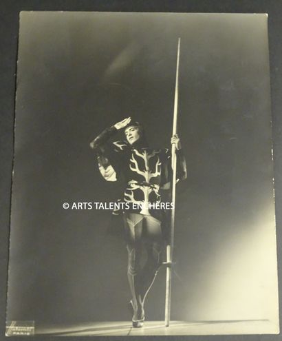 null PHOTOGRAPHY. Serge Lifar in "Le chevalier et la demoiselle", 1941, photograph...