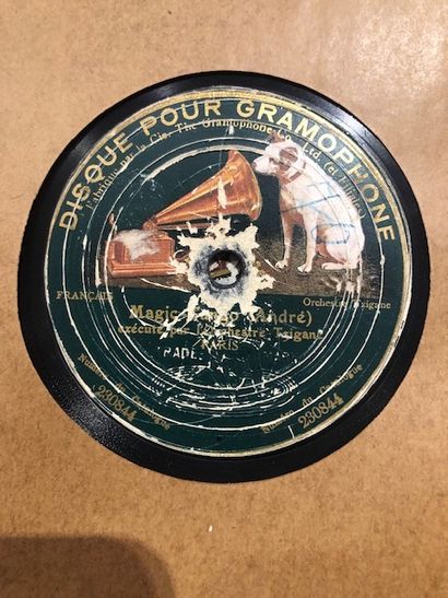 null 78 rpm records. Album of 12 discs "Schallplatte Gramophon". Waltzes, Yvette...