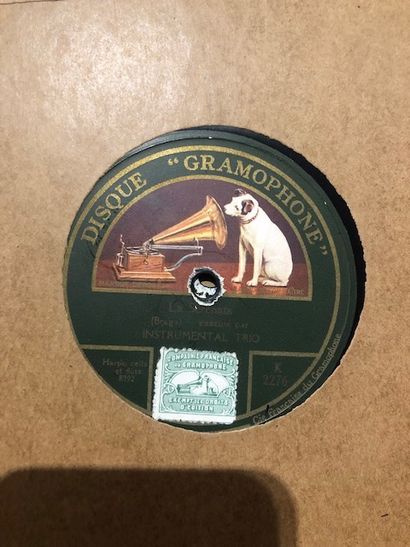 null 78 rpm records. Album of 12 discs "Schallplatte Gramophon". Waltzes, Yvette...