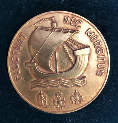 null Médaille de la ville de Paris remis à Jean Robin en 2003 dans son écrin d'origine...