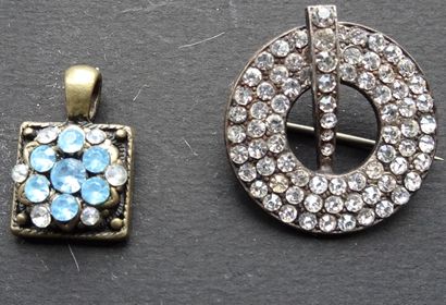 Art deco brooch and pendant in a box.