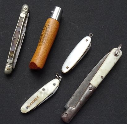 Set of 5 small penknives.