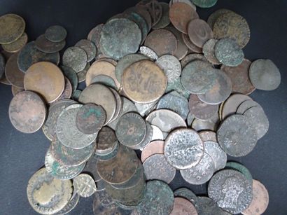 null Important lot of antique and roman coins to identify found in a burlap bag ...