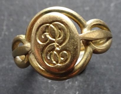 null Ring interlace in GOLD. Weight : 6,10 g.