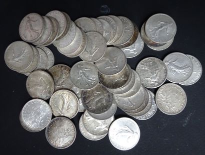 null 52 pièces de 1 franc Semeuse en argent dont : 
1 pièce de 1912 + 1 pièce de...