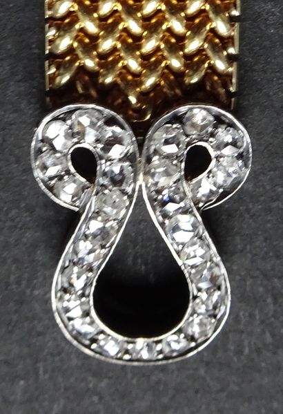 null Bracelet ceinture Or et diamants vers 1920. Poids 41 g. L : 19 cm.