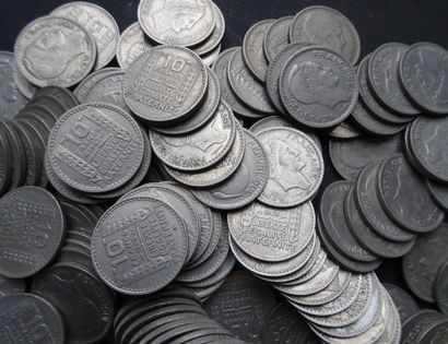 168 coins of 10 francs Turin. Years 1945...