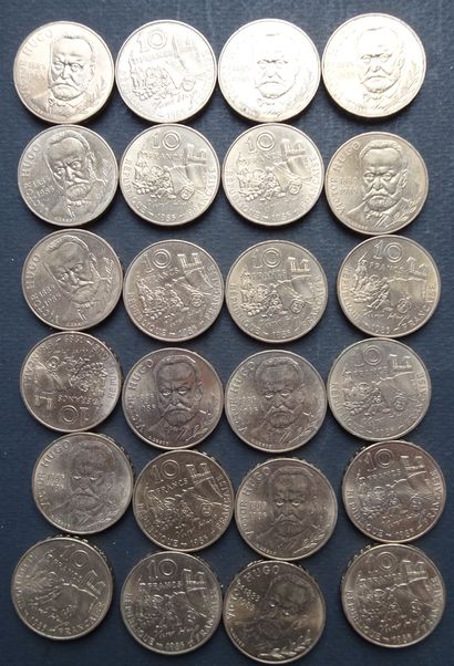 null 24 pièces de 10 frs Victor Hugo 1985. Cupro-Nickel. Poids : 241 g.