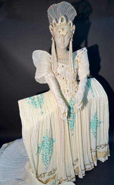TOMIO MOHRI PARIS OPERA. "Swan Lake" 1992. Queen's costume. White tutu and headdress...