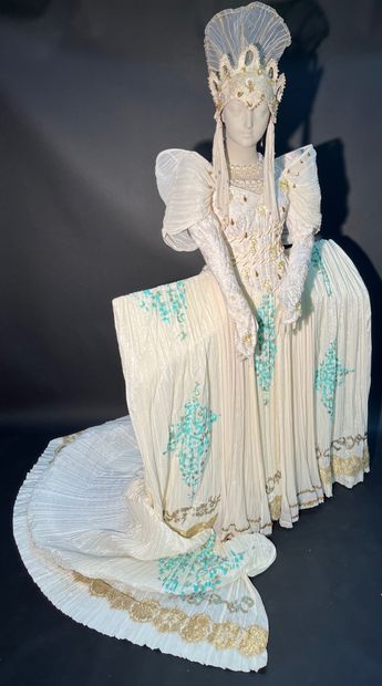 TOMIO MOHRI PARIS OPERA. "Swan Lake" 1992. Queen's costume. White tutu and headdress...