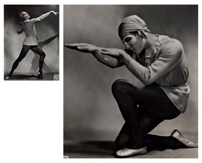 TEDDY PIAZ SERGE LIFAR DANS «LA VIE DE POLICHINELLE», 1934 2 photographies encadrées....