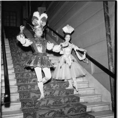 Paul Louis Ensemble de négatifs datés  avril 1956 représentant Serge Lifar lors de...