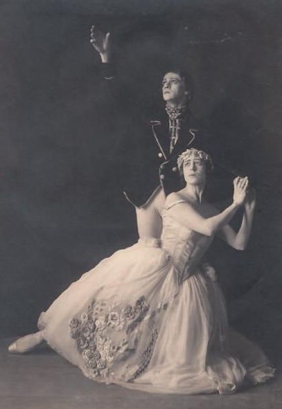 null TAMARA KARSAVINA Tamara Karsavina dans Le Pavillon d'Armide, ballet russe, 1911....
