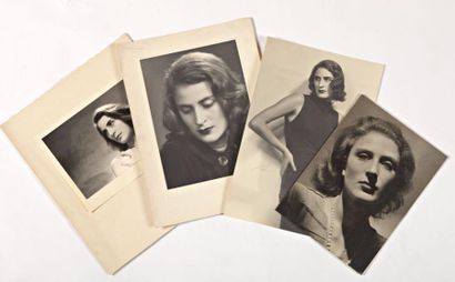 null DIANE VARÉ 4 photographies de Diane Varé vers 1935. Annotées au dos par Serge...