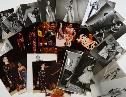 Hubert de Givenchy 45 Photographies des collections haute couture de M.de Givenchy,...