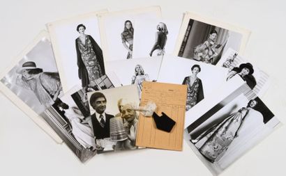 GRES Ensemble de 12 photographies de collections haute couture entre 1972 et 1976....