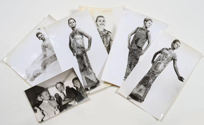 PIERRE CARDIN Ensemble de 6 photographies des collections haute couture, vers 1966....