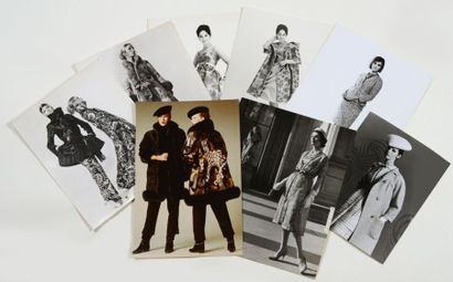 Guy Laroche et Revillon Ensemble de 5 photographies des collections haute couture...