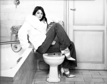 Paul Steinitz Charlotte Gainsbourg, 2002. Photographies en noir et blanc, technique...