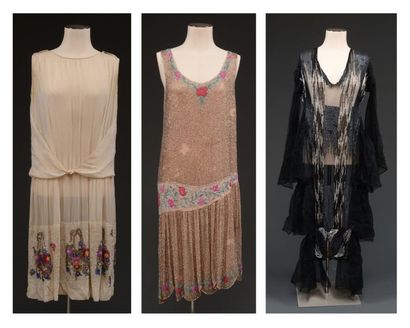 Jeanne LANVIN (attribué à) Ensemble de 3 robes perlées et brodées (manque griffes)....