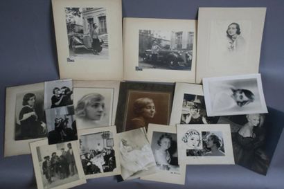 null Madeleine Renaud, actrice (1900-1994) Ensemble de 40 photographies, tirage argentique...