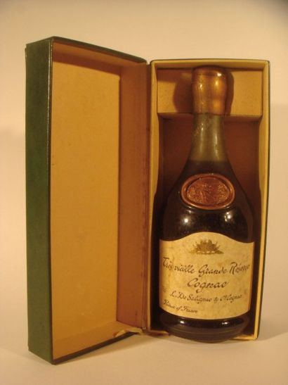 Cognac Trés vieille grande réserve. 
De Salignac en coffret
Estimations par bouteille...