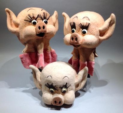 null Costumes Music-Hall
 2 costumes de petits cochons avec 3 têtes.