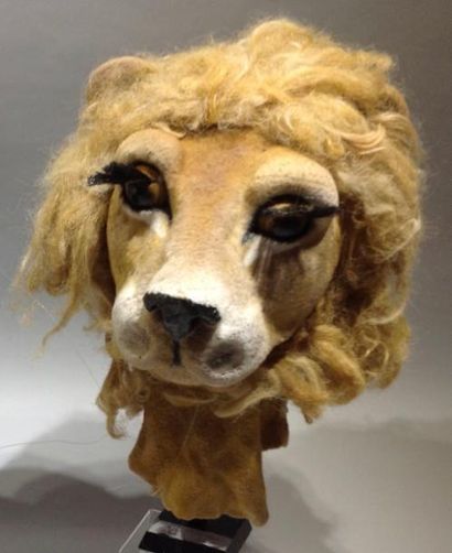 null Costumes Music-Hall
Costume de lion avec sa tête.