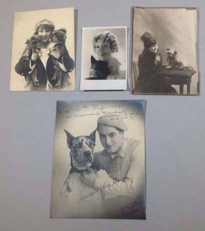 Artistes et leurs chiens
4 photographies...