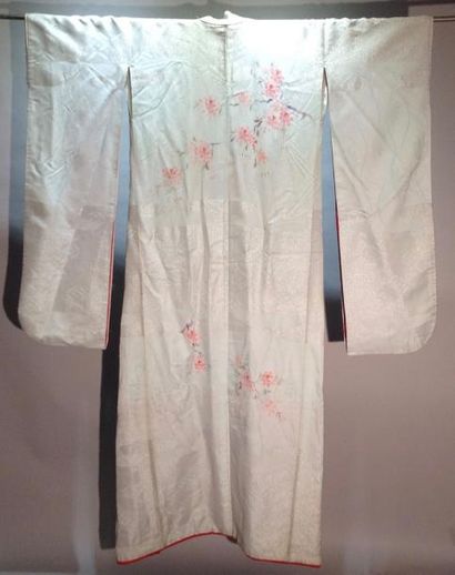 null Costumes Music-Hall
 7 kimonos légers, brodés avec perruques + un costume de...