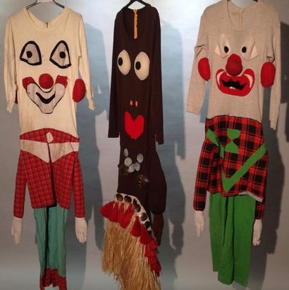 null Costumes Music-Hall
 3 costumes de clowns avec 4 chapeaux + 2 costumes de c...