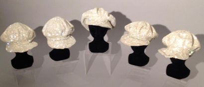 null Accessoires Music-Hall
 5 casquettes strass.
