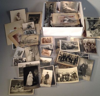 null Photographies 200 photographies, différents formats, entre 1900 et 1935 (groupes,...