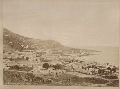 null Photographies A. Leroux, Algérie
Alger vers 1880.
Cinq photographies (porte...