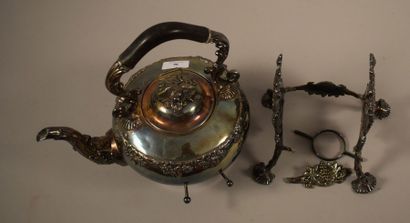 null Samovar en Métal Argenté.