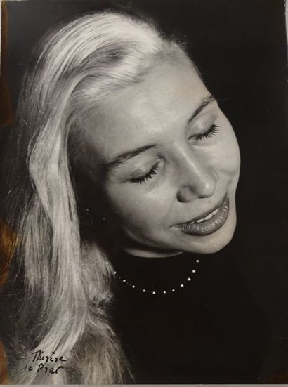 null THERESE LE PRAT. Photographie argentique , 1947, Regard enchanté, Sylvia Montfort....