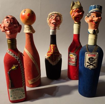 null Figures de grotesque vers 1950. 5 bouteilles différents personnages.