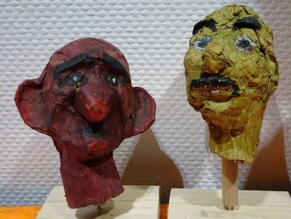 null KLEE Paul, attribuées à, par tradition familiale. 2 TËTES DE MARIONNETTE à gaine...