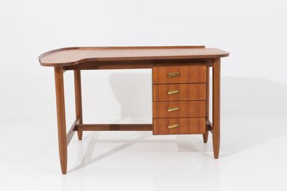 ARNE VODDER. Wooden desk. 1950s ARNE VODDER (1926-2009). Bureau en bois avec dessus... Gazette Drouot