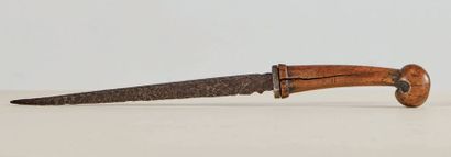 null Rare dagger with walrus ivory handle and wrought iron blade. Slightly tapered...