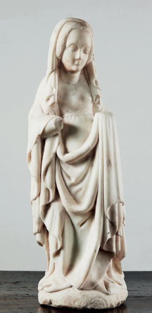 null Sainte Marie-Madeleine in marble carved in round hump. Slightly wiggled, the...