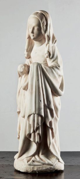 null Sainte Marie-Madeleine in marble carved in round hump. Slightly wiggled, the...