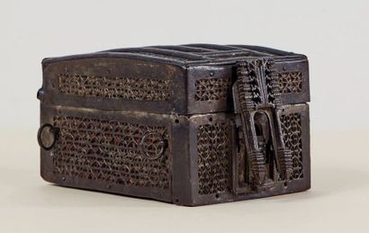 null Wrought iron mesh box, carved and drilled with a wooden core.
Rectangular in...