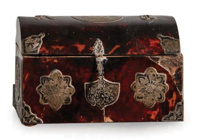  SHEET box with a curved lid with a wooden core and flake veneer, decorated with...