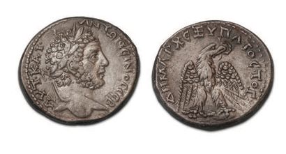 null LOT DE 25 MONNAIES ROMAINES ET PROVINCIALES en billon et bronze dont 5 tétradrachmes...