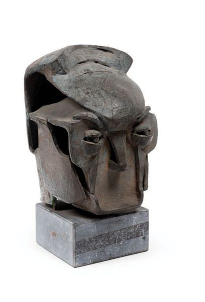 ANDRÉ WILLEQUET (1921-1998) 
Le commandeur, 1982
Bronze
Monogrammée et datée à l'arrière
Pièce...